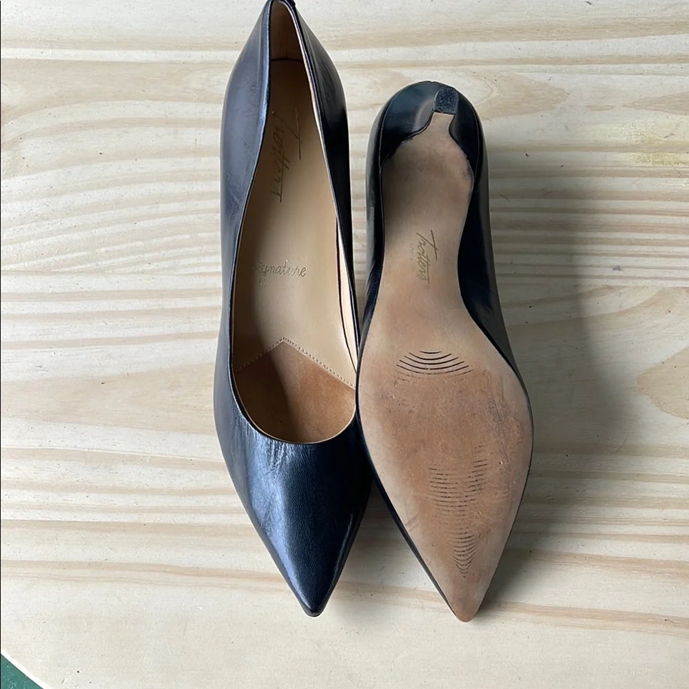Trotters Black Heels Classic Pointed-Toe Pumps - Picture 8 of 16